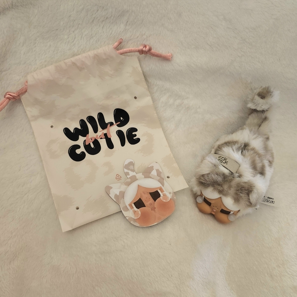 POP MART CRYBABY Wild But Cutie Vanilla Cutie Vinyl Face Plush 💗